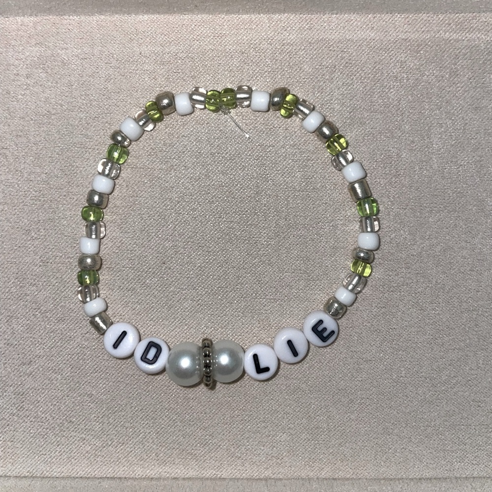 Taylor Swift | I’d Lie | Homemade Friendship Bracelet